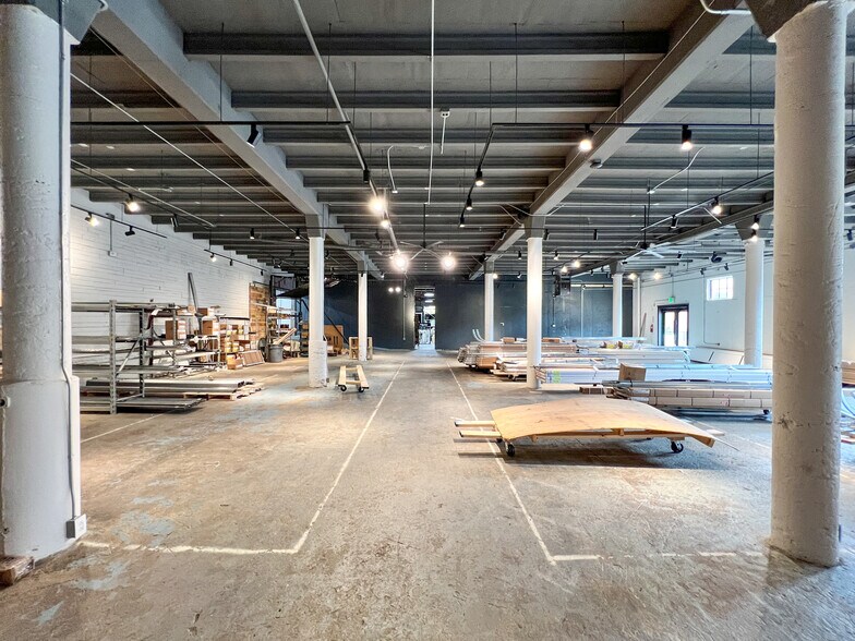 More Photos Of 11 Sullivan Way, Asheville Warehouse For Lease