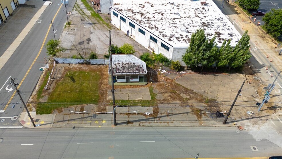 More Photos Of 16 W 5th St, Mansfield Freestanding For Sale