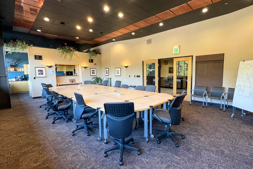 More Photos Of 4200 6th Ave SE, Lacey Office For Lease