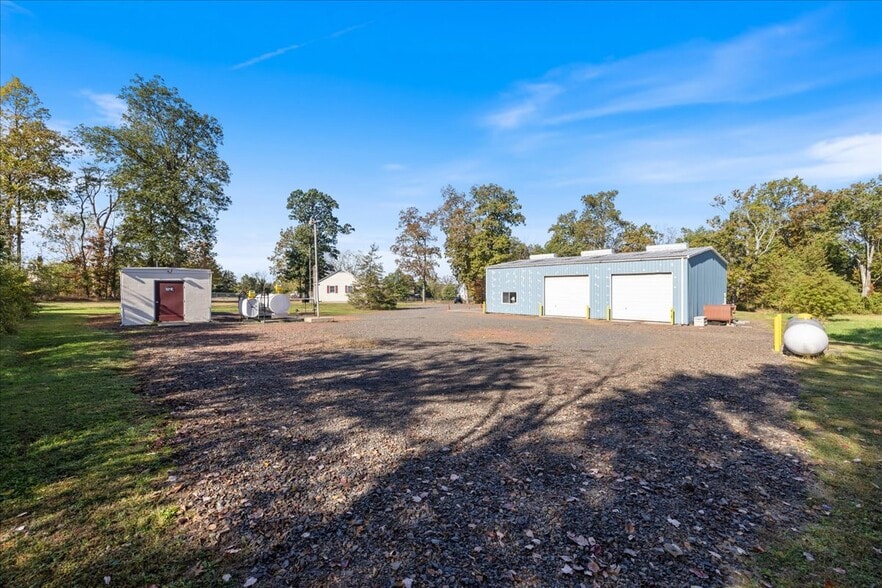 More Photos Of 563 Deep Run Rd, Perkasie Contractor Storage Yard For Sale