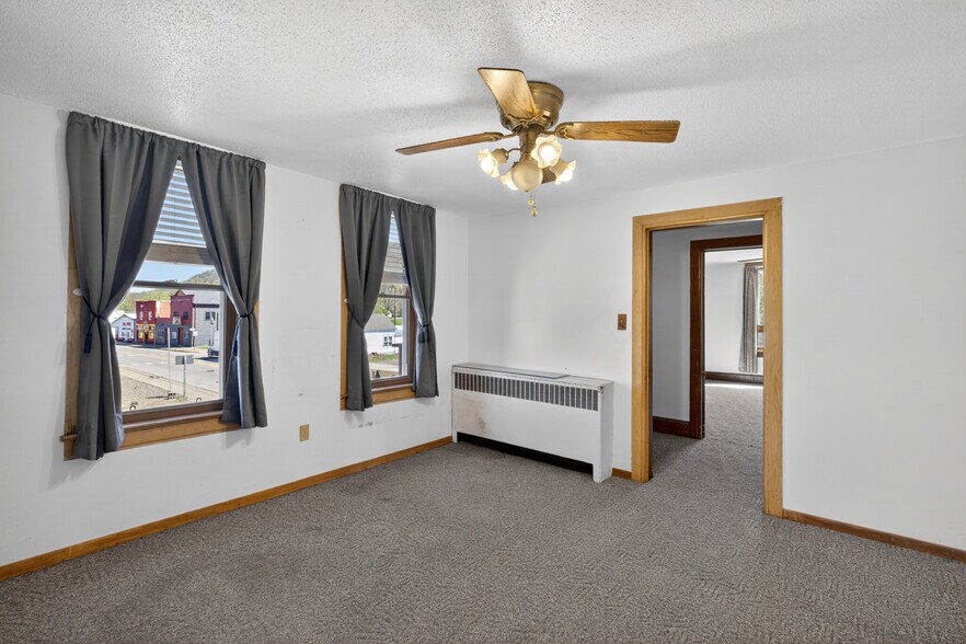 More Photos Of S101 S Main St, Nelson General Retail For Sale