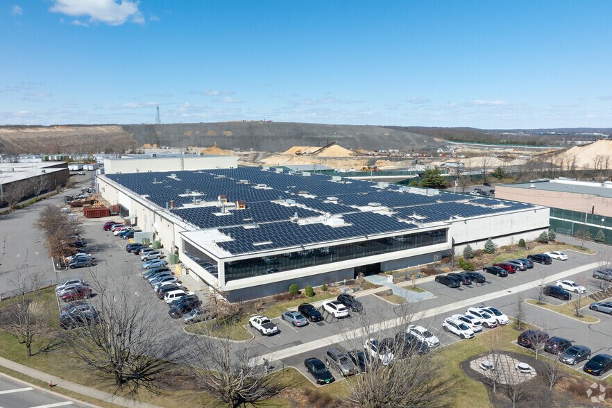 More Photos Of 260 Spagnoli Rd, Melville Light Manufacturing For Lease