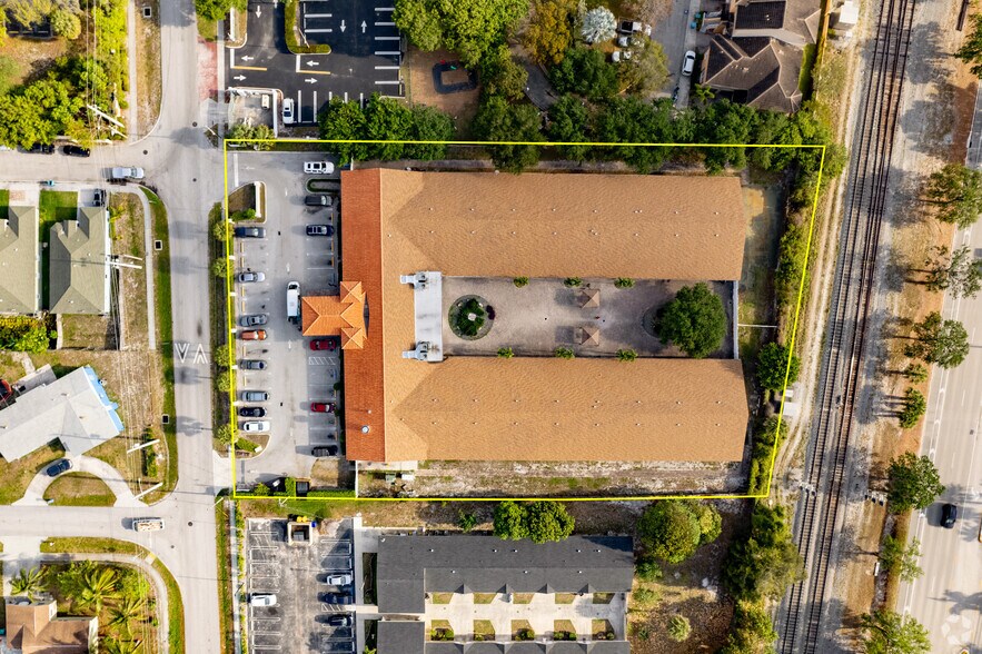 More Photos Of 1708 NE 4th St, Boynton Beach Assisted Living For Sale