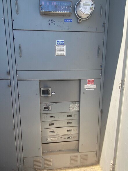 More Photos Of 42621 2nd St E, Lancaster Warehouse For Sale