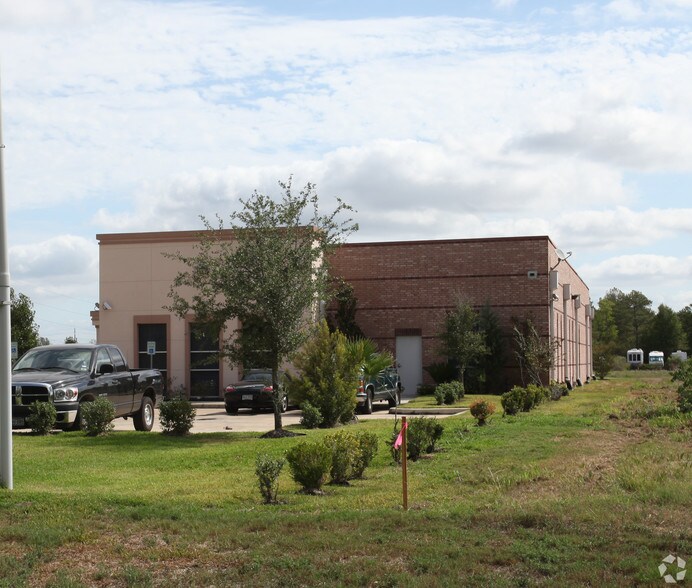 More Photos Of 355 School St, Tomball Medical For Sale
