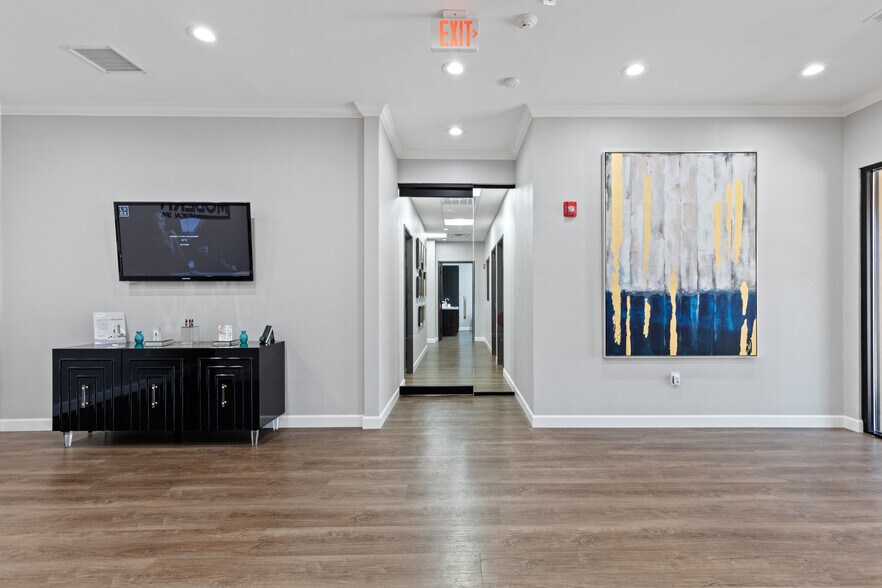 More Photos Of 5422 Alpha Rd, Dallas Medical For Sale