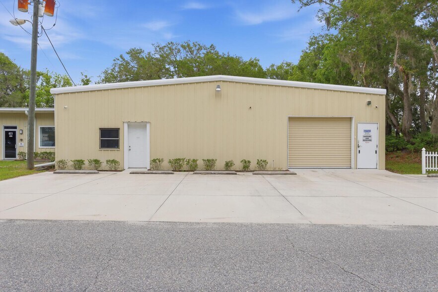 More Photos Of 623 Pleasant St, Lake Helen Flex For Lease