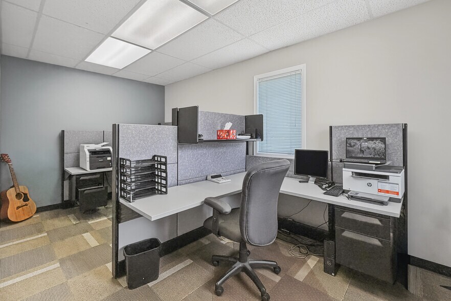 More Photos Of 5731 Greendale Rd, Johnston Medical For Lease