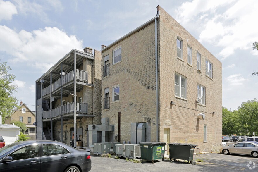 More Photos Of 1934 Maple Ave, Evanston Storefront Retail Residential For Lease