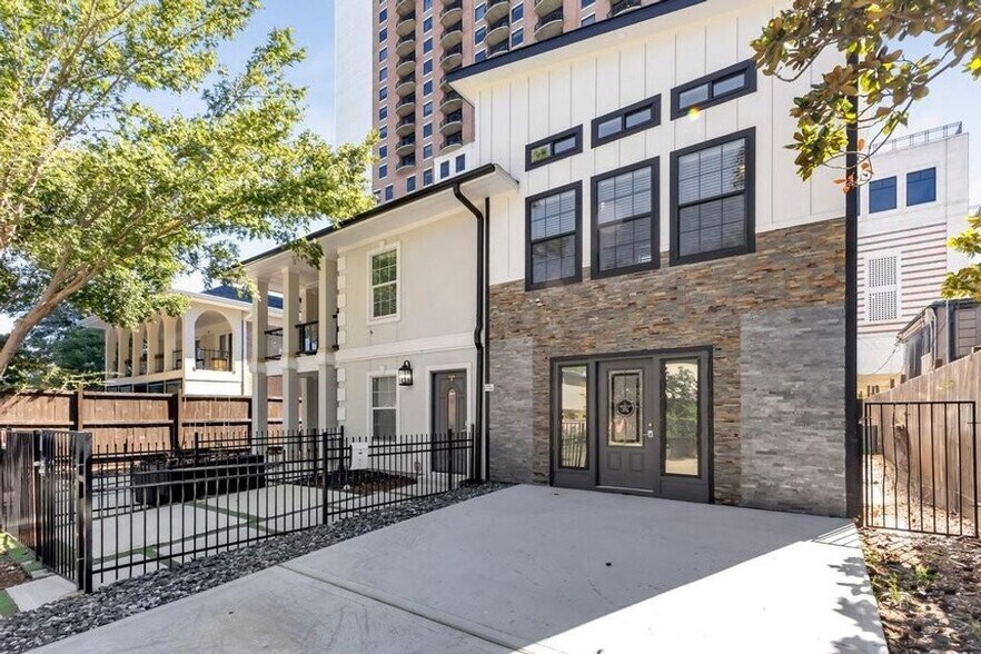 More Photos Of 6325 Riverview Way, Houston Apartments For Sale