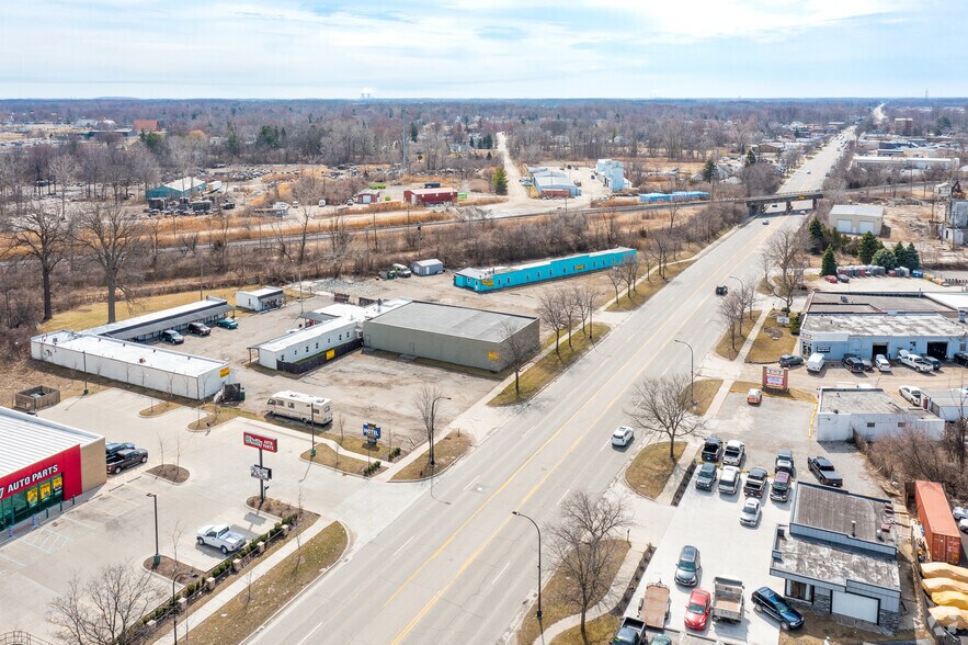 More Photos Of 27527 Telegraph Rd, Flat Rock Hotel For Sale