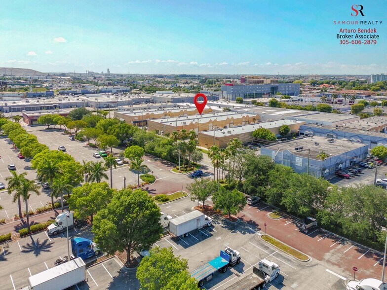 More Photos Of 1723-1745 W 37th St, Hialeah Showroom For Sale
