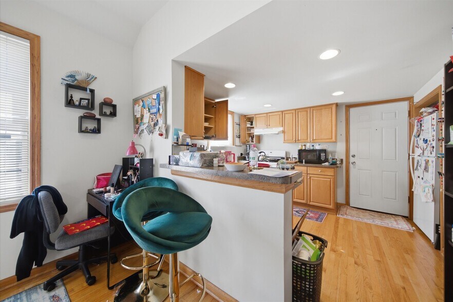 More Photos Of 2418 N Western Ave, Chicago Apartments For Sale