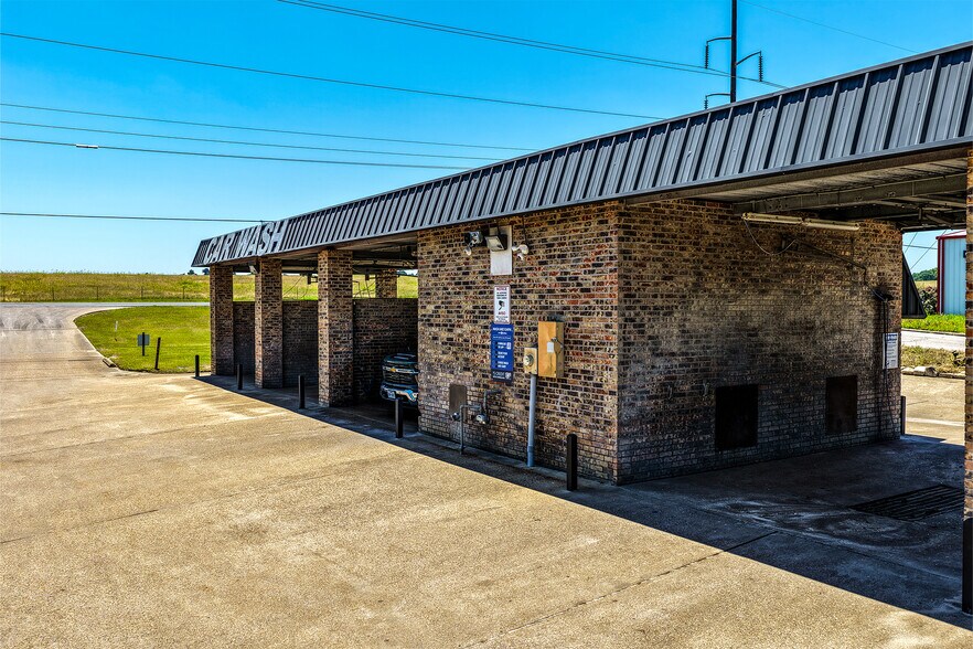 More Photos Of 1902 American Legion dr, Huntsville Specialty For Sale
