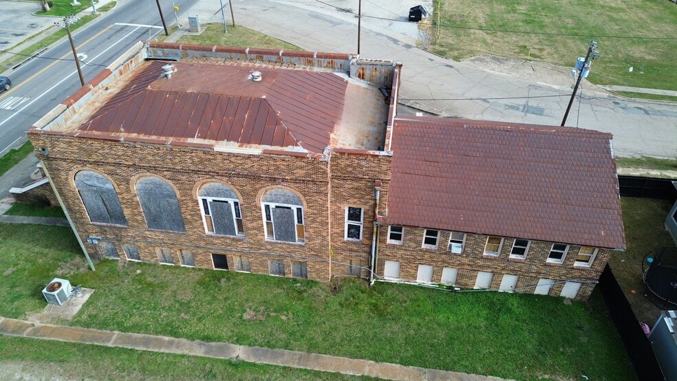 More Photos Of 3907 Lee St, Greenville Religious Facility For Lease