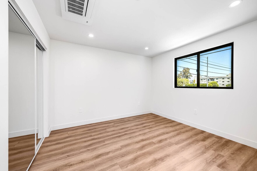 More Photos Of 5954 Simpson Ave, Valley Village Apartments For Sale