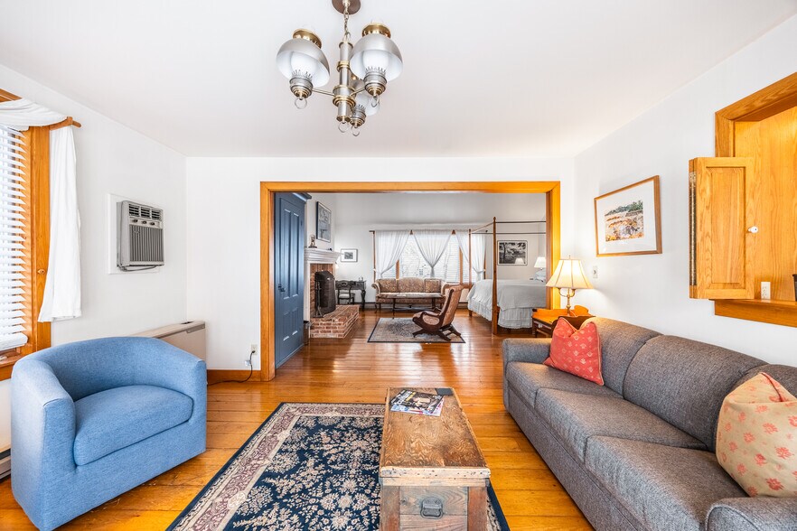 More Photos Of 40 Union St, Blue Hill Hospitality For Sale