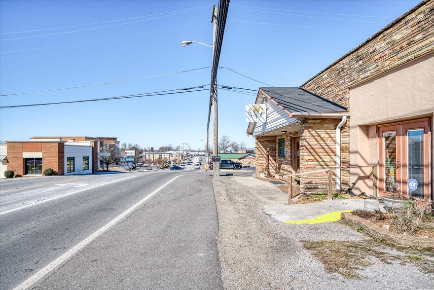 More Photos Of 142 West Ave, Crossville Medical For Sale