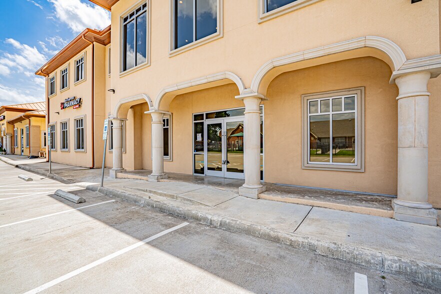 More Photos Of 6517 Chase Oaks Blvd, Plano Medical For Sale