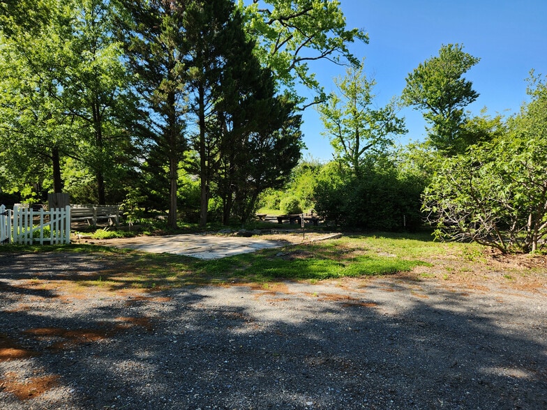 More Photos Of 4700 Erie St, College Park Office For Sale