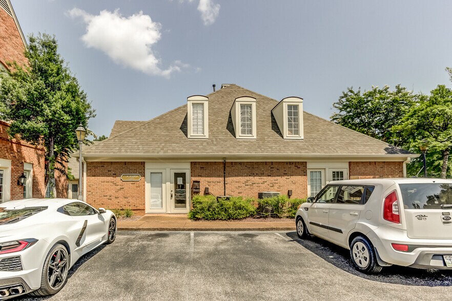 More Photos Of 1926 Exeter Rd, Germantown Office For Sale