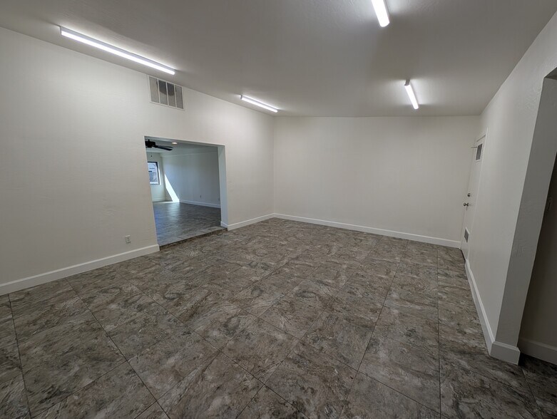 More Photos Of 1108 N Cave Creek Rd, Phoenix Storefront Retail Office For Sale