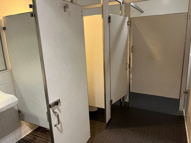 More Photos Of 5217-5223 Lankershim Blvd, North Hollywood Storefront Retail Office For Lease