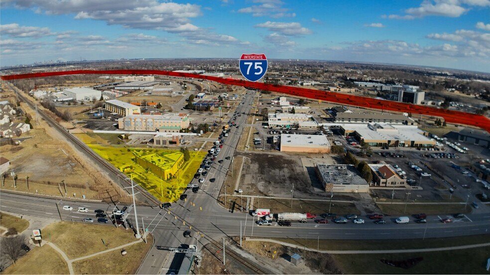 More Photos Of 19400 Northline Rd, Southgate Restaurant For Sale