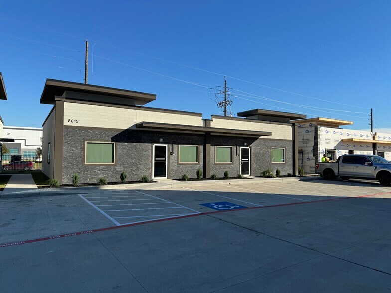 More Photos Of 8815 West Rd, Houston Unknown For Lease