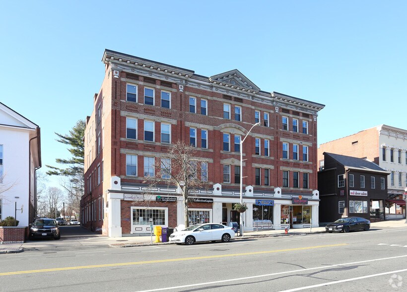 Primary Photo Of 69 S Pleasant St, Amherst Apartments For Lease