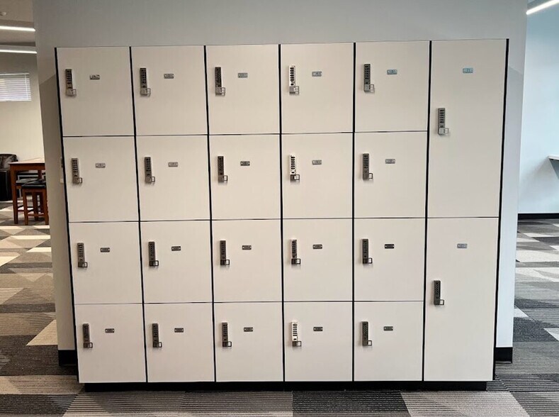 More Photos Of 2002 Madison St, Everett Coworking Space