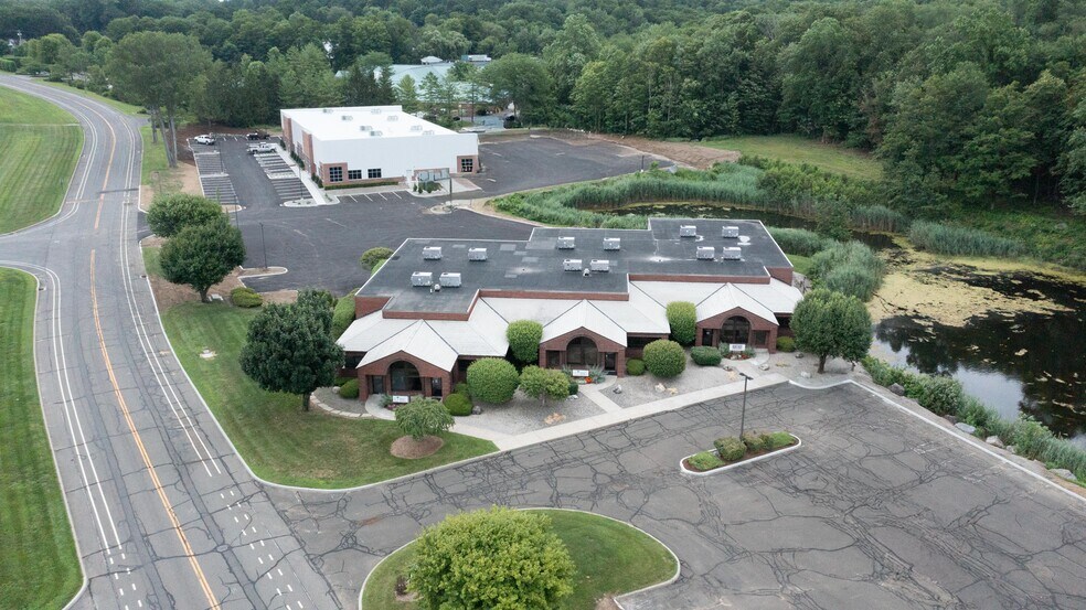 More Photos Of 3-9 Park Lawn Dr, Bethel Research And Development For Lease