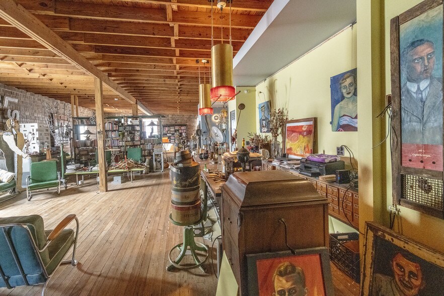 More Photos Of 502 N Hickory St, Champaign Research And Development For Sale