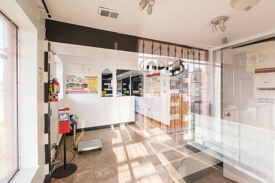 More Photos Of 2911 W Washington St, Indianapolis Storefront Retail Office For Sale