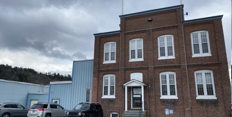 More Photos Of 7 Everett Ln, Windsor Warehouse For Sale