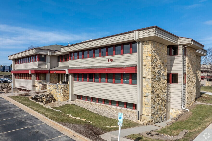 More Photos Of 1 Point Pl, Madison Unknown For Lease