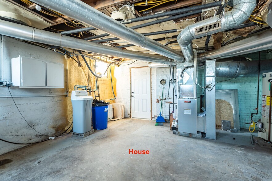 More Photos Of 8758 IN-9, Pendleton Light Manufacturing For Sale