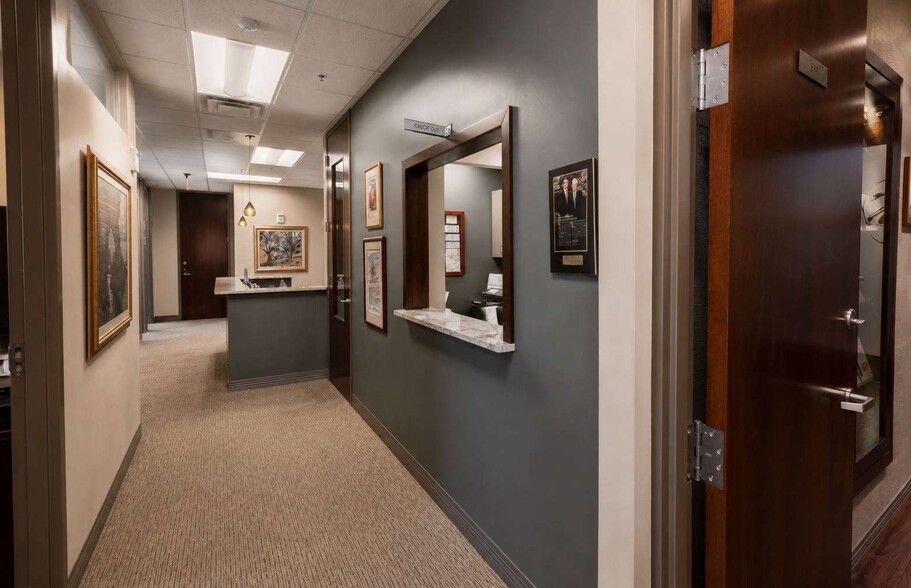 More Photos Of 801-811 N Orange Ave, Orlando Medical For Sale