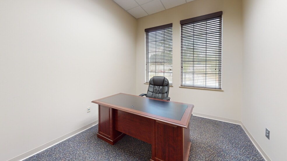 More Photos Of 500 Plantation Park Dr, Loganville Office For Sale