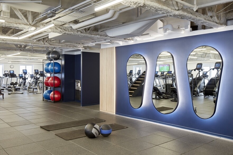 More Photos Of 200 E Randolph St, Chicago Coworking Space