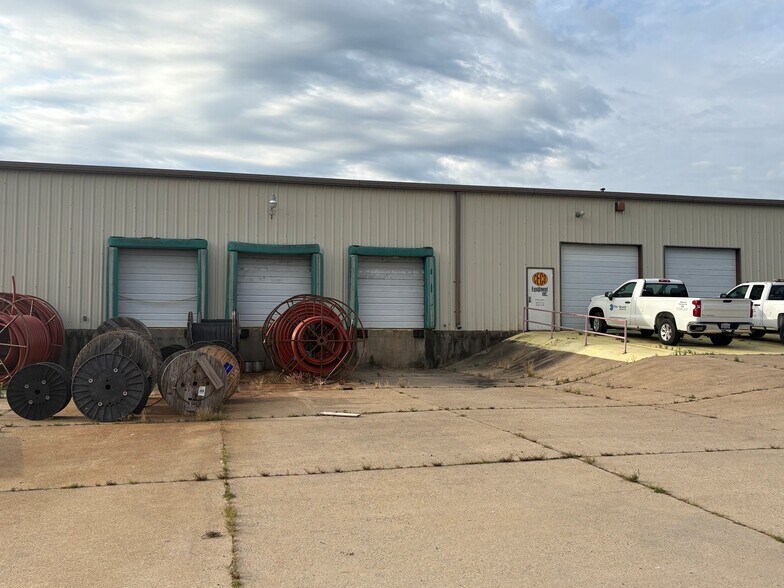 More Photos Of 253 Lawless Creek Rd, Blairs Light Manufacturing For Lease