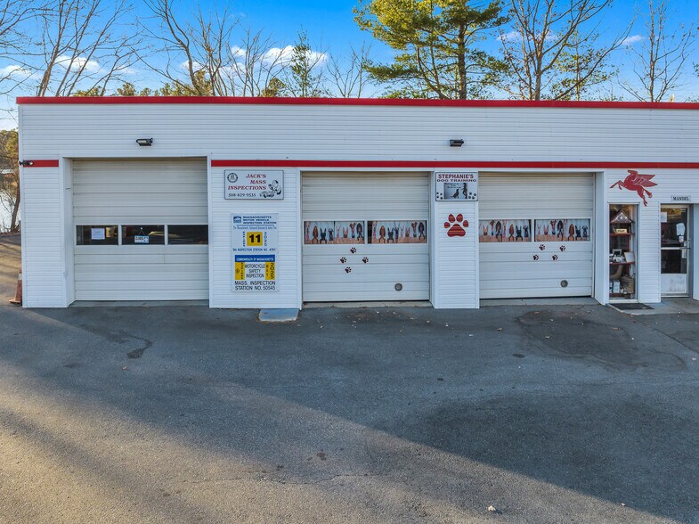 More Photos Of 525 Main St, Holden General Retail For Sale