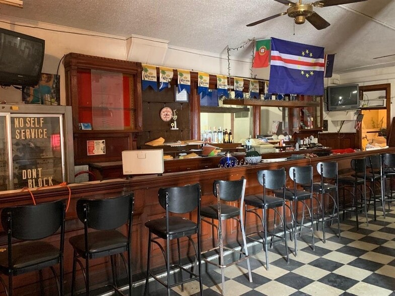 More Photos Of 530 West Side Ave, Jersey City Storefront Retail Residential For Lease