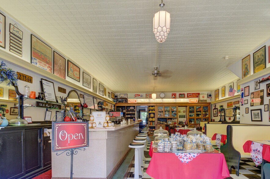 More Photos Of 19-21 W Main St, Johnstown Restaurant For Sale