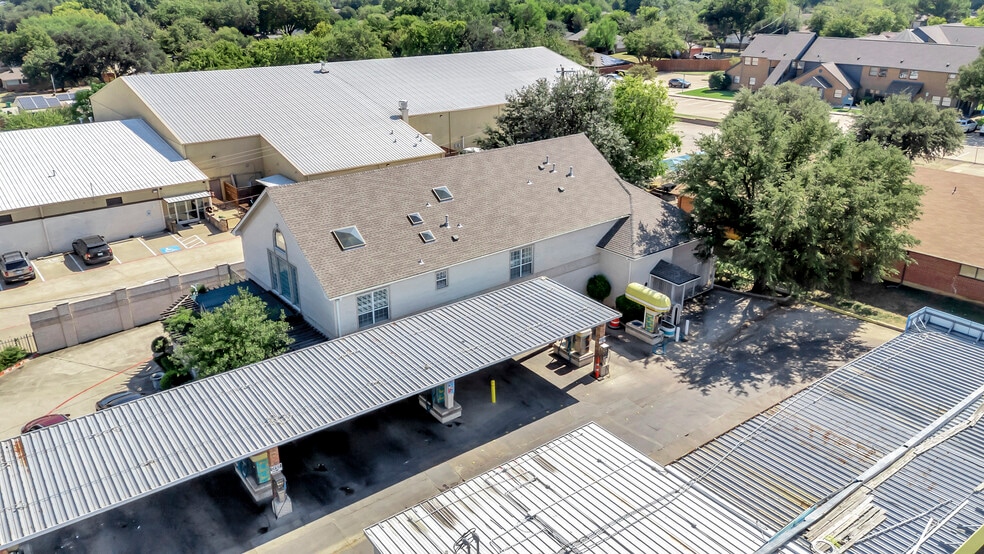 More Photos Of 504 N Euless Main St, Euless Carwash For Sale