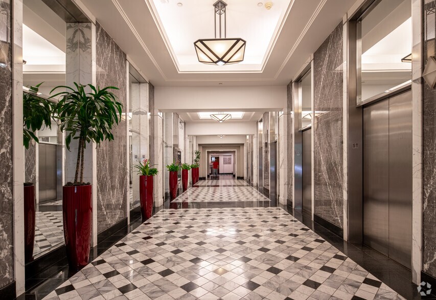 More Photos Of 625 Marquette Ave, Minneapolis Office For Sale
