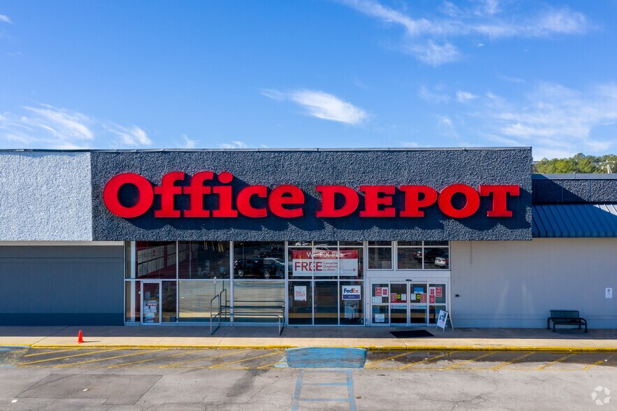 More Photos Of 100-130 Green Springs Hwy, Birmingham Unknown For Lease