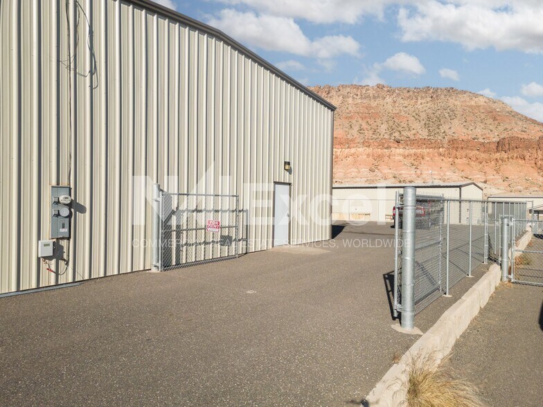 More Photos Of 1459 E Ridge St, Washington Warehouse For Sale