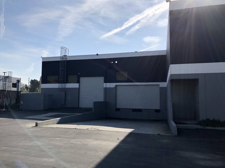 More Photos Of 18101 S Figueroa St, Gardena Warehouse For Lease