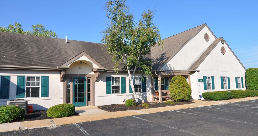 More Photos Of 5049 Swamp Rd, Fountainville Medical For Sale